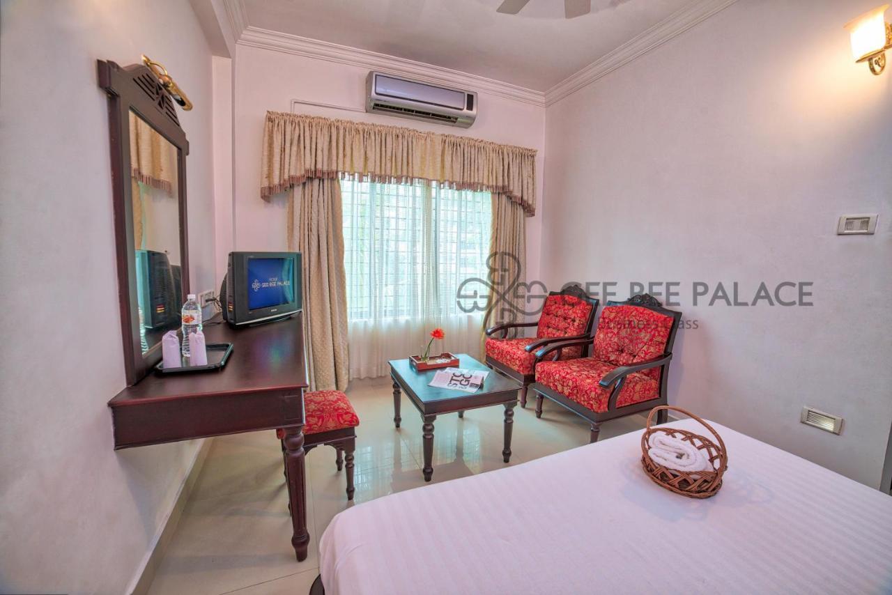 Gee Bee Palace Angamaly Eksteriør billede